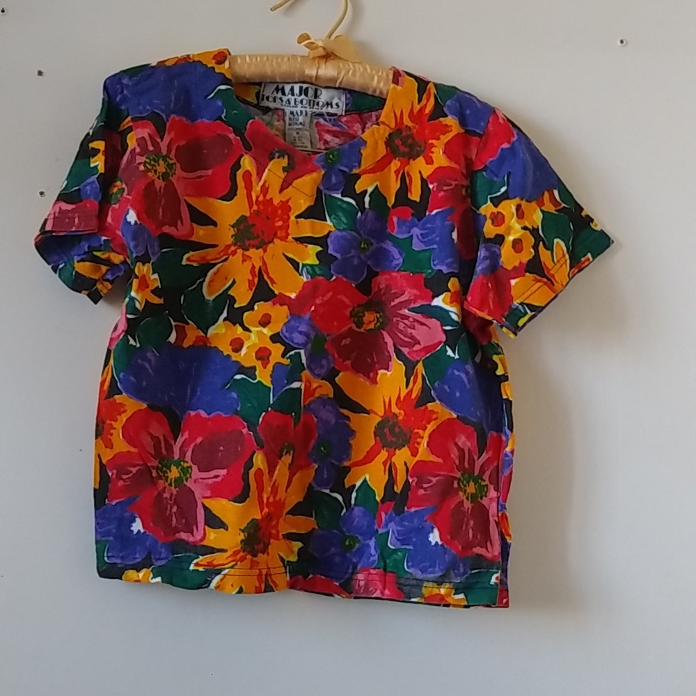 V NECK TOPS